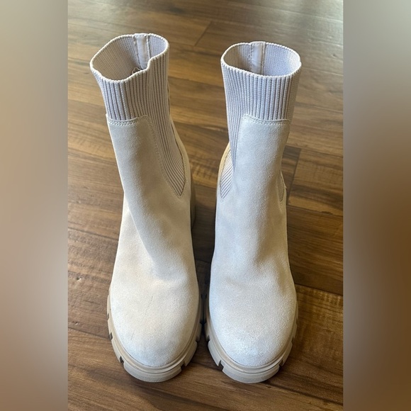 Steve Madden Women's Hayle Ankle Booties beige size 9.5 modern. - Picture 2 of 6